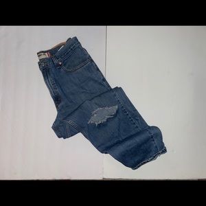 SOLD Levi’s 560 High Waist MOM Jeans with distressing